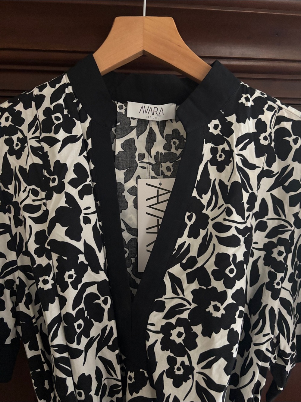 Avara Medium black and white floral midi dress with tie waist. NWT - Picture 6 of 7